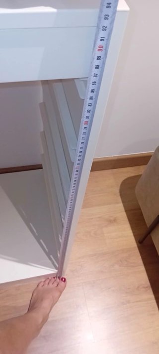 Estantería modular con 5 cajas rojas