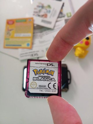 Pokemon Edición Blanca Nintendo DS cib completo