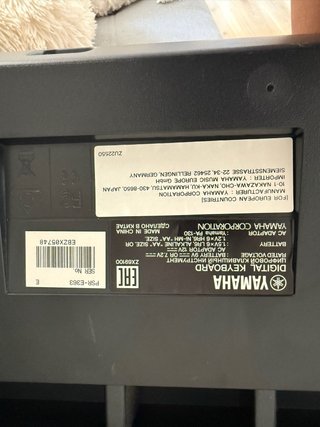 Teclado Yamaha E363