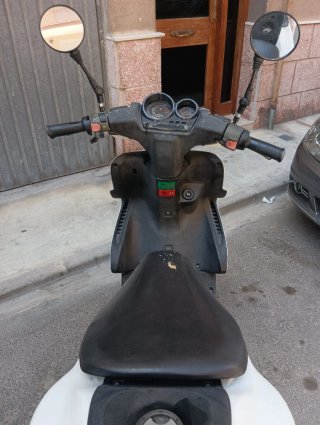 Yamaha Aerox 50 MGP Scooter Blanco