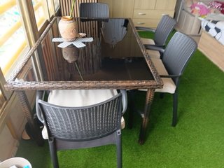 MESA + 4 SILLAS NUEVAS
