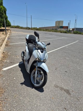 Honda SH125 Scooter Automática