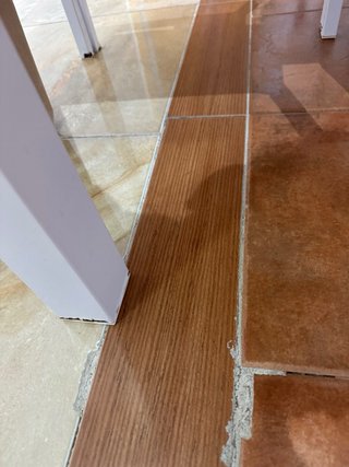 Mesa y 4 sillas
