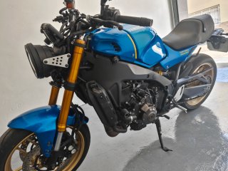Yamaha XSR900 Azul y Dorado 2023 Impecable