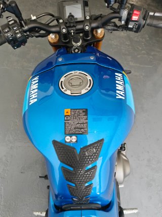 Yamaha XSR900 Azul y Dorado 2023 Impecable
