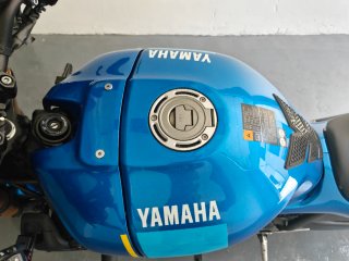 Yamaha XSR900 Azul y Dorado 2023 Impecable