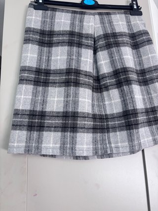Falda midi cuadros invierno