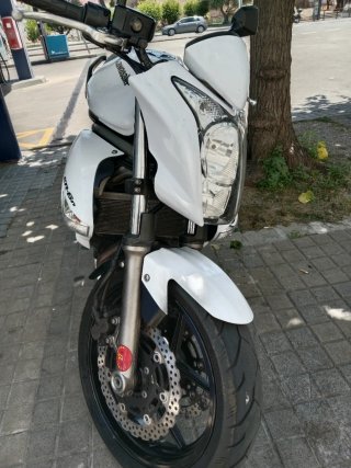 Kawasaki ER-6n Naked Blanca