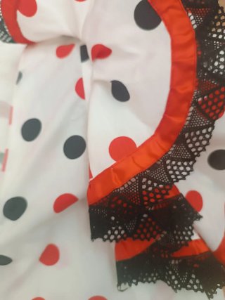 Conjunto, de falda y blusa , con tela, sobran te ,