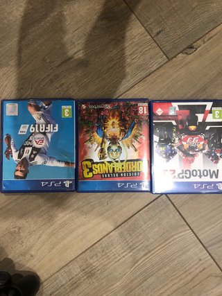 Ps4 Con mando y juegos