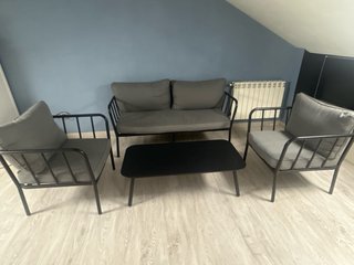 Conjunto de salón exterior. Nuevo