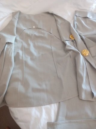 Traje de mujer gris