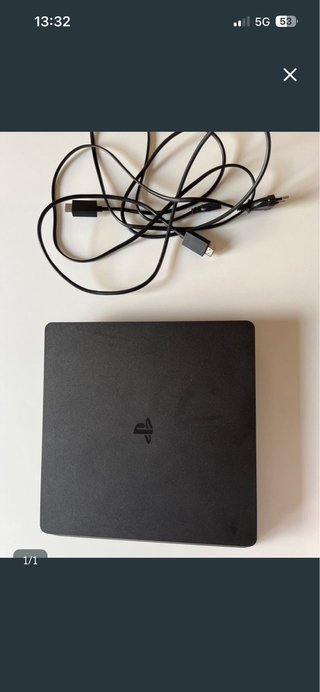 Consola PS4 Slim Negra + Cable