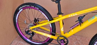 Bicicleta Dirt Jump/Pump Track Amarilla