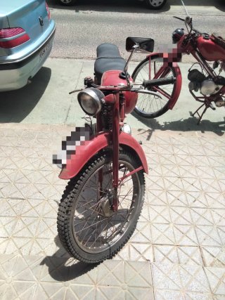Moto Guzzi Cardelino 73 CC 1966 color Rojo.