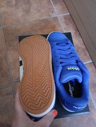 Zapatillas Adidas nuevas 44