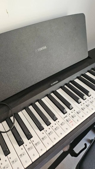Piano Yamaha P-145BT + Soporte, Banco y Funda