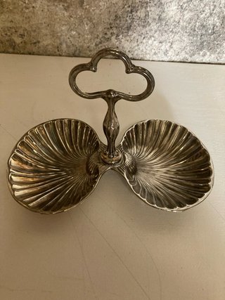 Set di stoviglie con finitura argentata