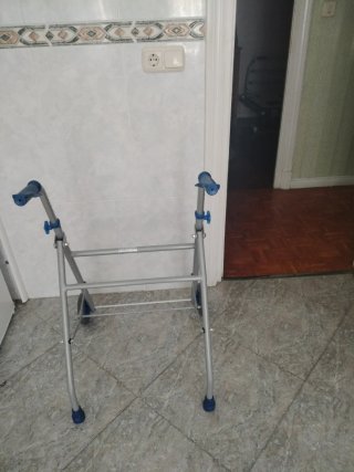 Andador para mayores con ruedas