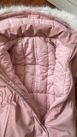 Mono de nieve rosa para niña