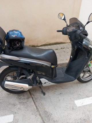 Honda Scooter Negra