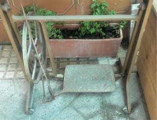 Máquina de Coser Alfa Antigua