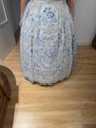 Traje de fallera azul y plata