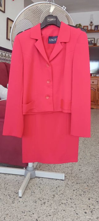 Vestido y chaqueta coral El Corte Inglés