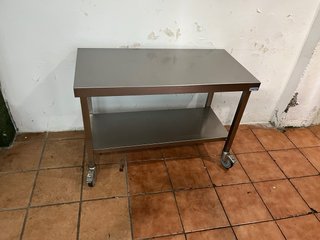 Mesa de trabajo acero inoxidable con ruedas