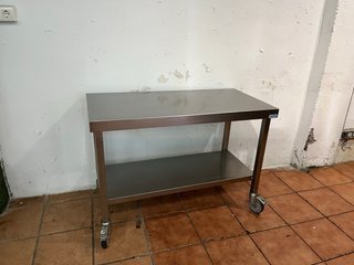 Mesa de trabajo acero inoxidable con ruedas