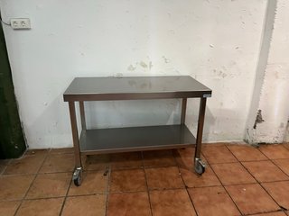 Mesa de trabajo acero inoxidable con ruedas