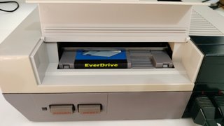 Nintendo NES PAL + EverDrive N8 + 2 mandos