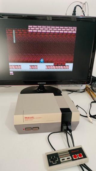 Nintendo NES PAL + EverDrive N8 + 2 mandos