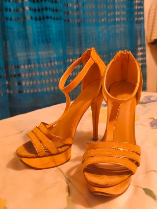Sandalias tacón Marypaz beige y dorado