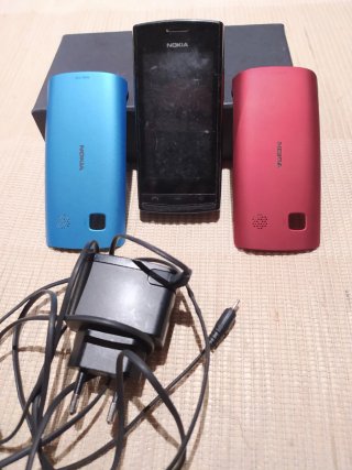 Nokia 500 (RM-750) Vintage + Cargador + carcasas