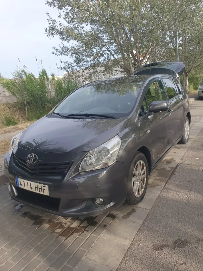 Toyota Verso 2011 - foto 1