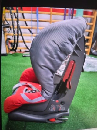 Silla de coche Römer roja y gris