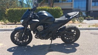 Kawasaki Z800 Negra A2