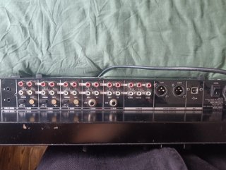 Behringer NOX1010 Mixer DJ 4 Canali