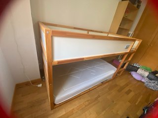 Cama Kura Ikea con 2 colchones
