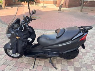 Suzuki Burgman Negra Automática 200 cc