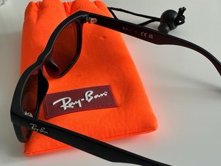 Gafas Ray-Ban sol niño negras y azules