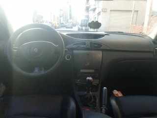 Renault Laguna 2003 en buen estado en general