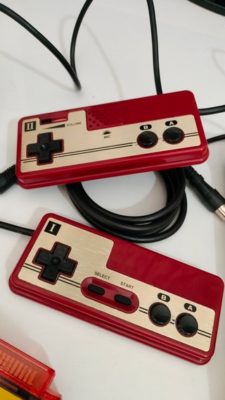 Nintendo Famicom + EverDrive N8 Krikzz