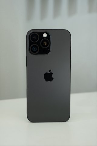 iPhone 16 Pro Max Cinza Espacial
