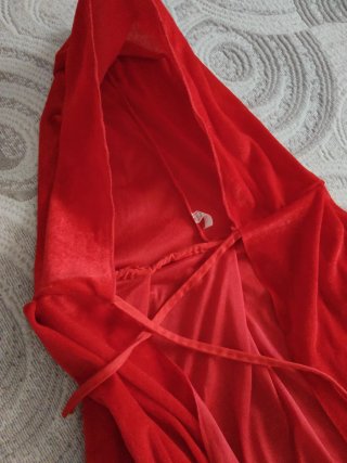 Capa Roja con Capucha