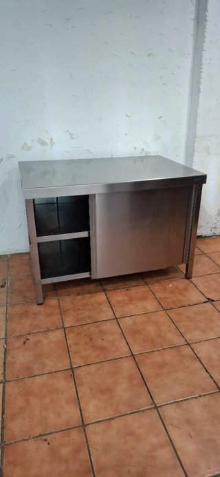 Mesa de acero inoxidable