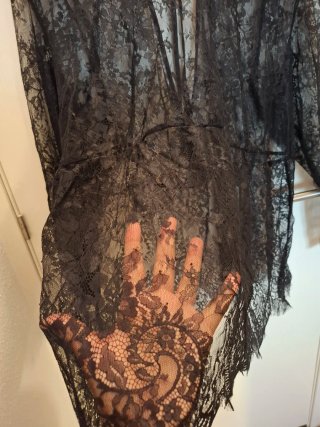 Blusa negra de encaje