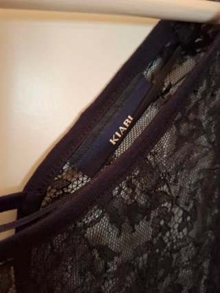 Blusa negra de encaje
