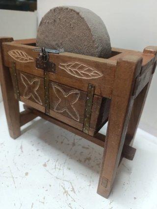 Muela de Afilar / Molejón Antiguo de Sobremesa - M